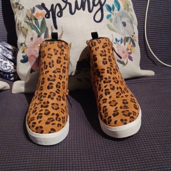 Olivia +Kate Ani.al print bootie - Picture 8 of 8